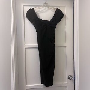 Black retro 1940’s fitted dress.